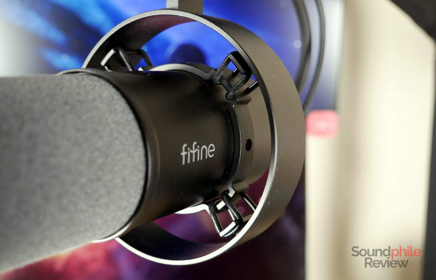 Review: FiFine K688 dynamic hybrid studio mic with shockmount and